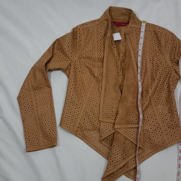 G.I.L.I. Perforated Faux Leather Jacket 6 Nwot - Picture 8 of 8